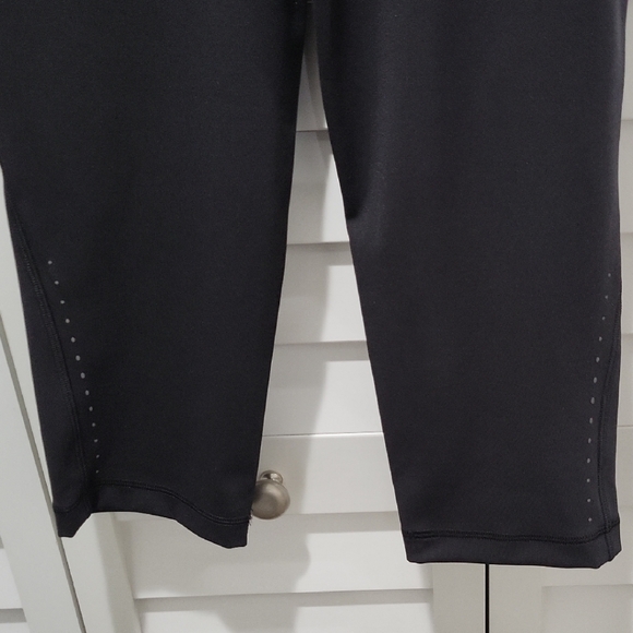 Lululemon Black Swift Speed HR Crop 21" Leggings With Pockets - Picture 4 of 7